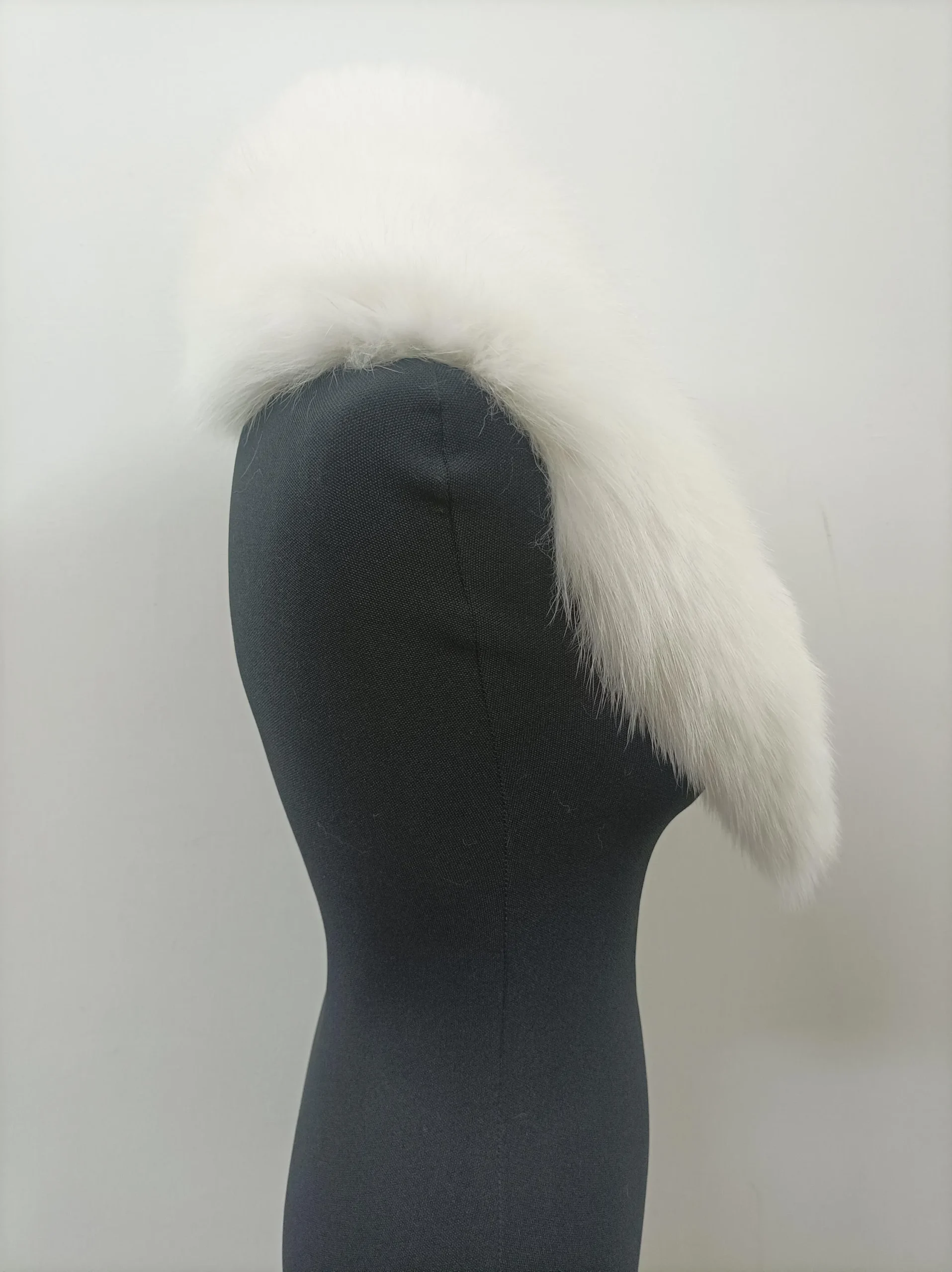 Real Fox Fur Collar: Winter Coat Accessory - Image 3