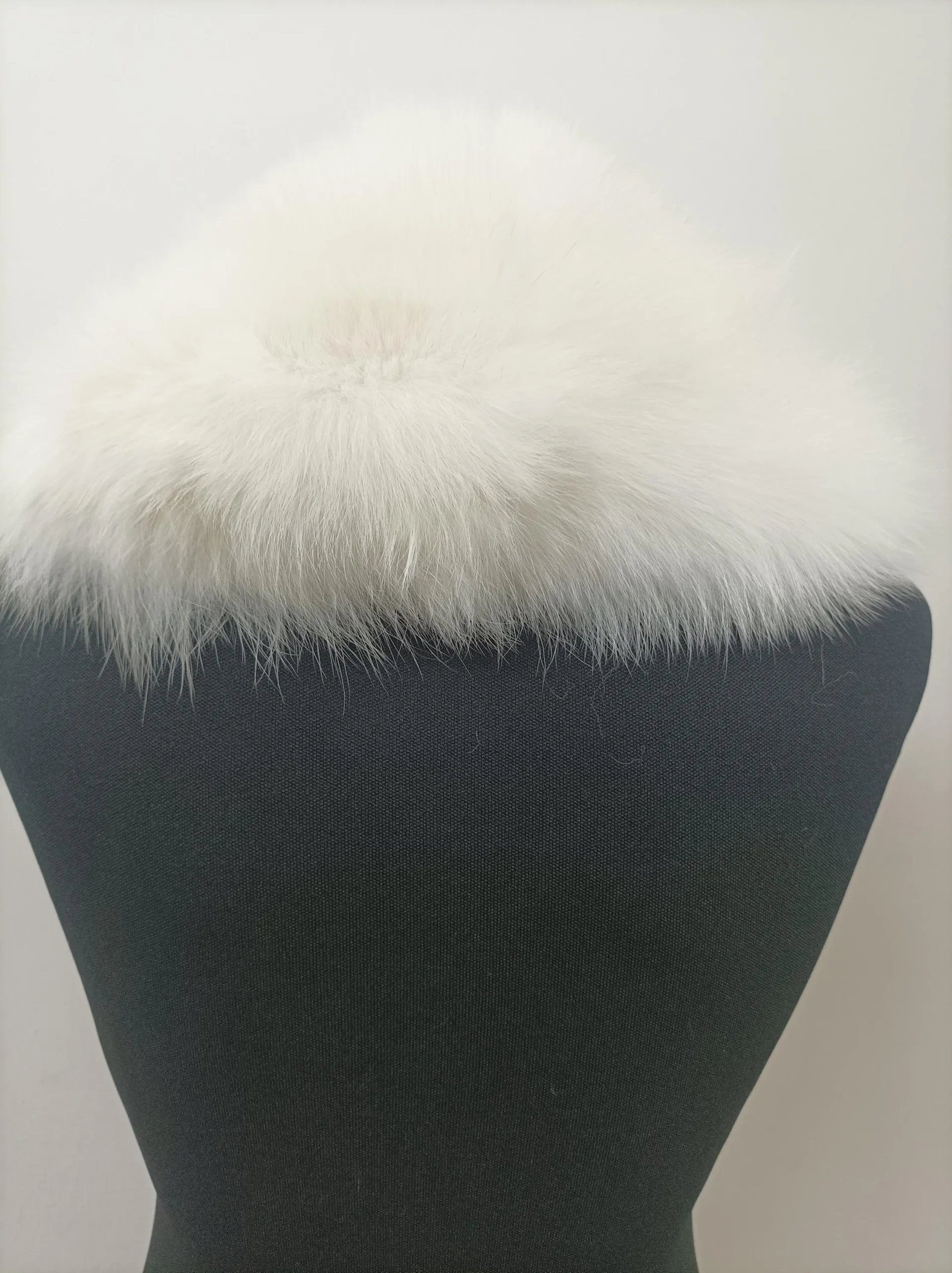 Real Fox Fur Collar: Winter Coat Accessory - Image 5